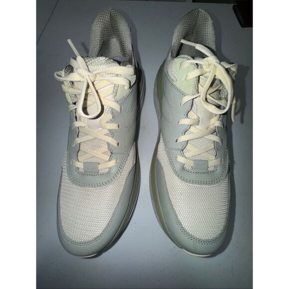 Hoka Bondi L Barley Oat Milk Size 13 New - Picture 3 of 8